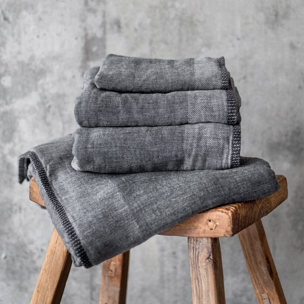 Uchino Zen Charcoal Gauze & Pile Odour Eliminating Towel Towel Uchino