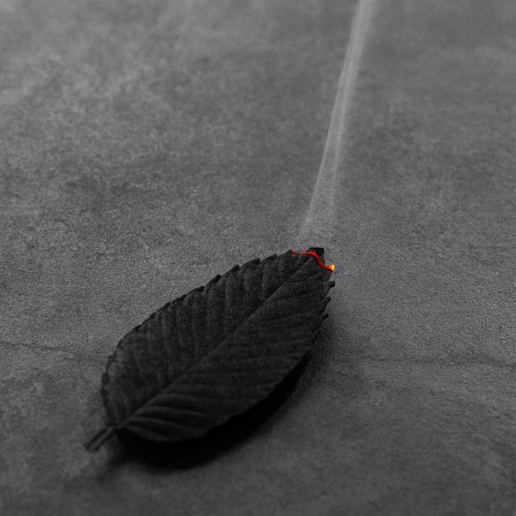 HA KO Paper Incense, Black Set of 6 Incense HA KO