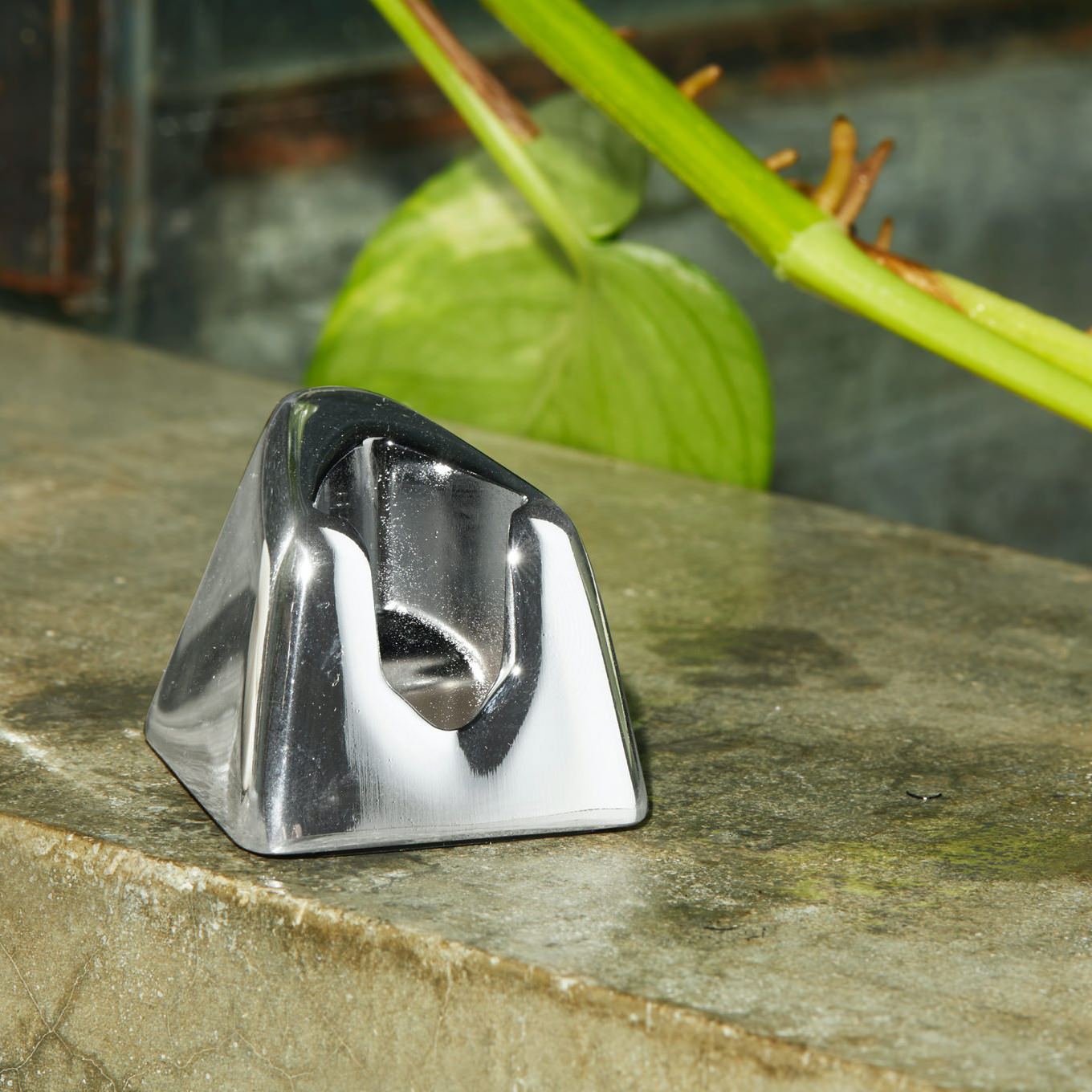 The Leaf Shave Co. Leaf Razor Stand Shaving Stand Leaf Shave Co