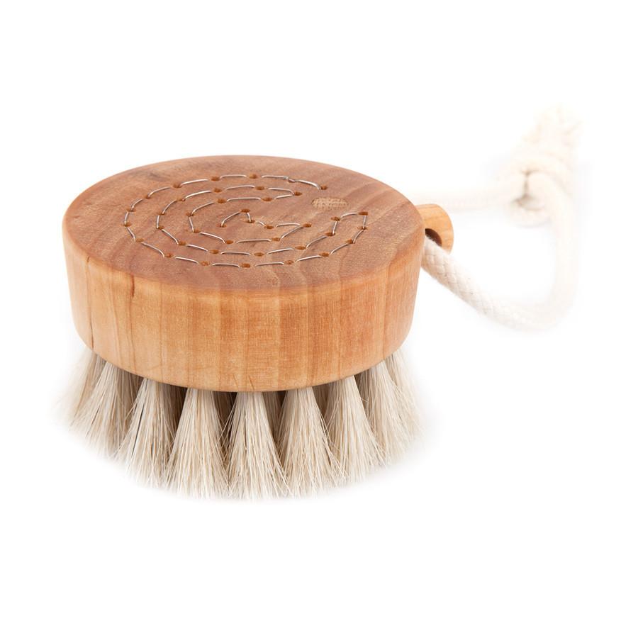 Iris Hantverk Bath Brush Puck, Birch Wood and Horse Hair Bath Brush Iris Hantverk 